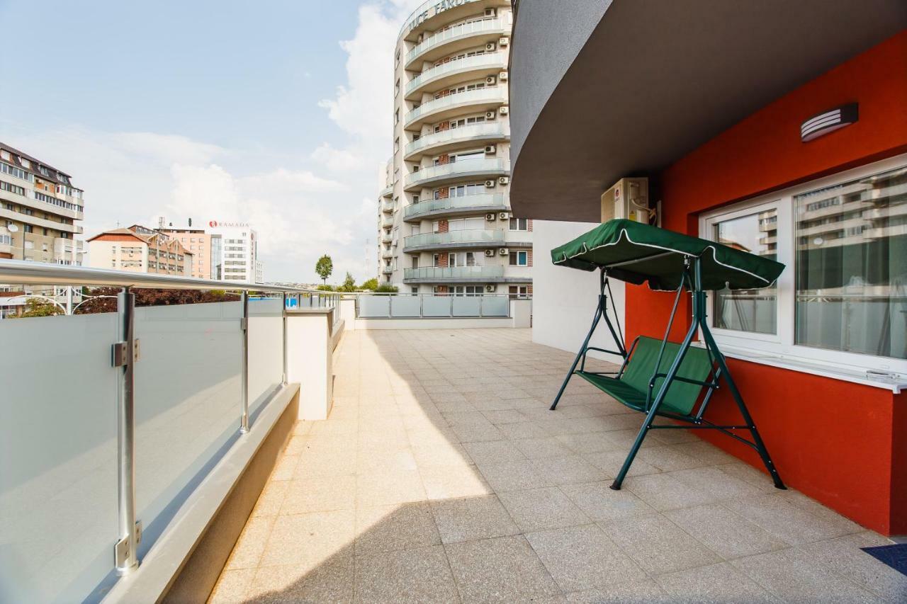 Spacious & Bright 2 Bedroom